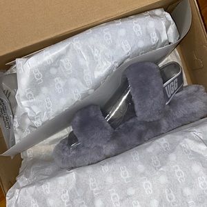 BRAND NEW UGG OH YEAH GREY SLIPPERS